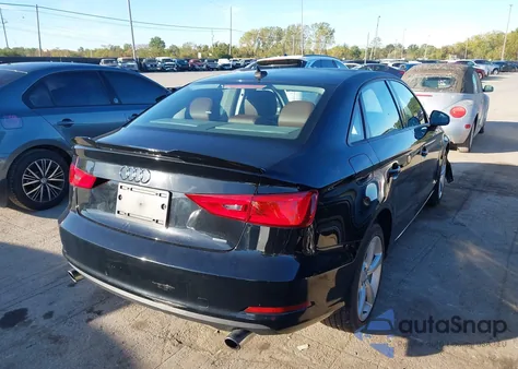 2015 Audi A3 2.0T Premium z USA, uszkodzony, nr VIN WAUBFGFF5F1011801